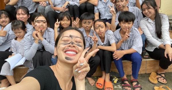 Vừa về Việt Nam, Chi Pu mặc áo lam đi chùa