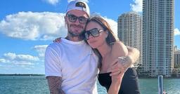 Vợ chồng David Beckham hồi xuân ở tuổi U50, tay trong tay ngày đầu năm mới