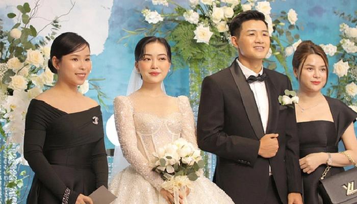 Bà xã Công Phượng tăng cân khó nhận ra tại đám cưới cầu thủ Hà Đức Chinh