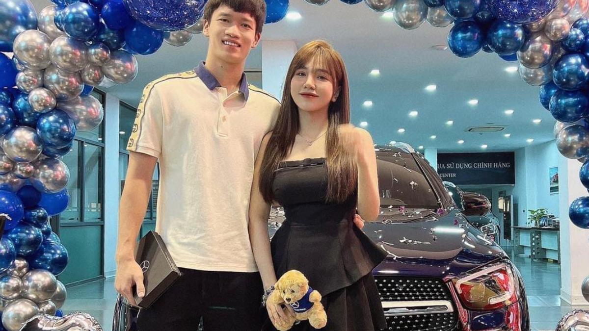 Hoàng Đức tậu xế hộp 2,5 tỷ ngay sau SEA Games 31