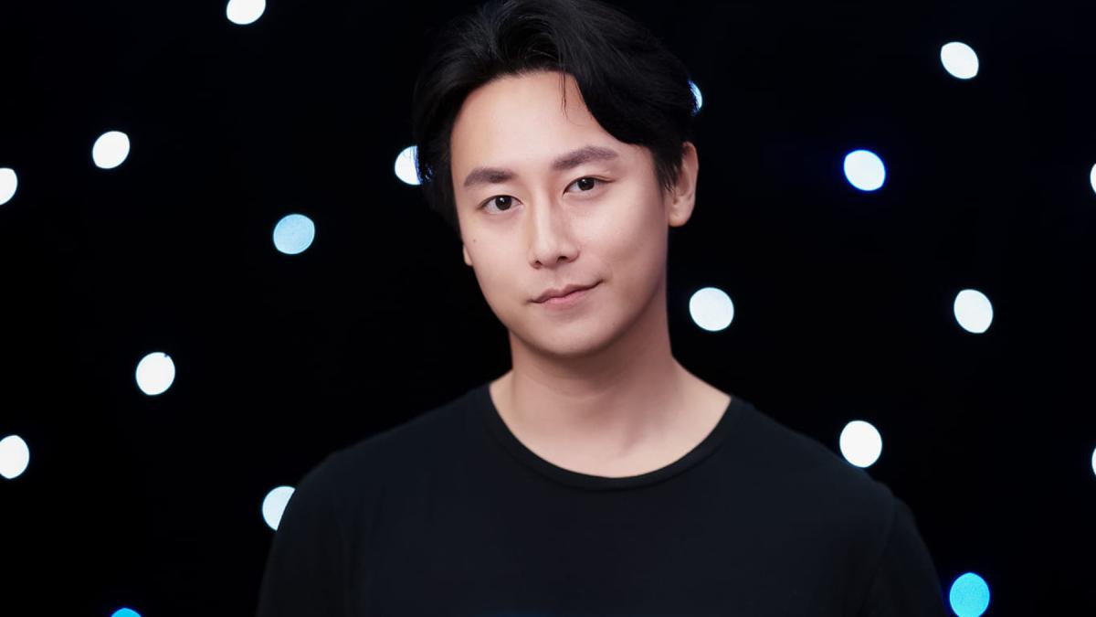 Rocker Nguyễn bỏ showbiz đi bán bún bò: Mỗi ngày bê nồi bún 30 lít, thái 5 kg thịt