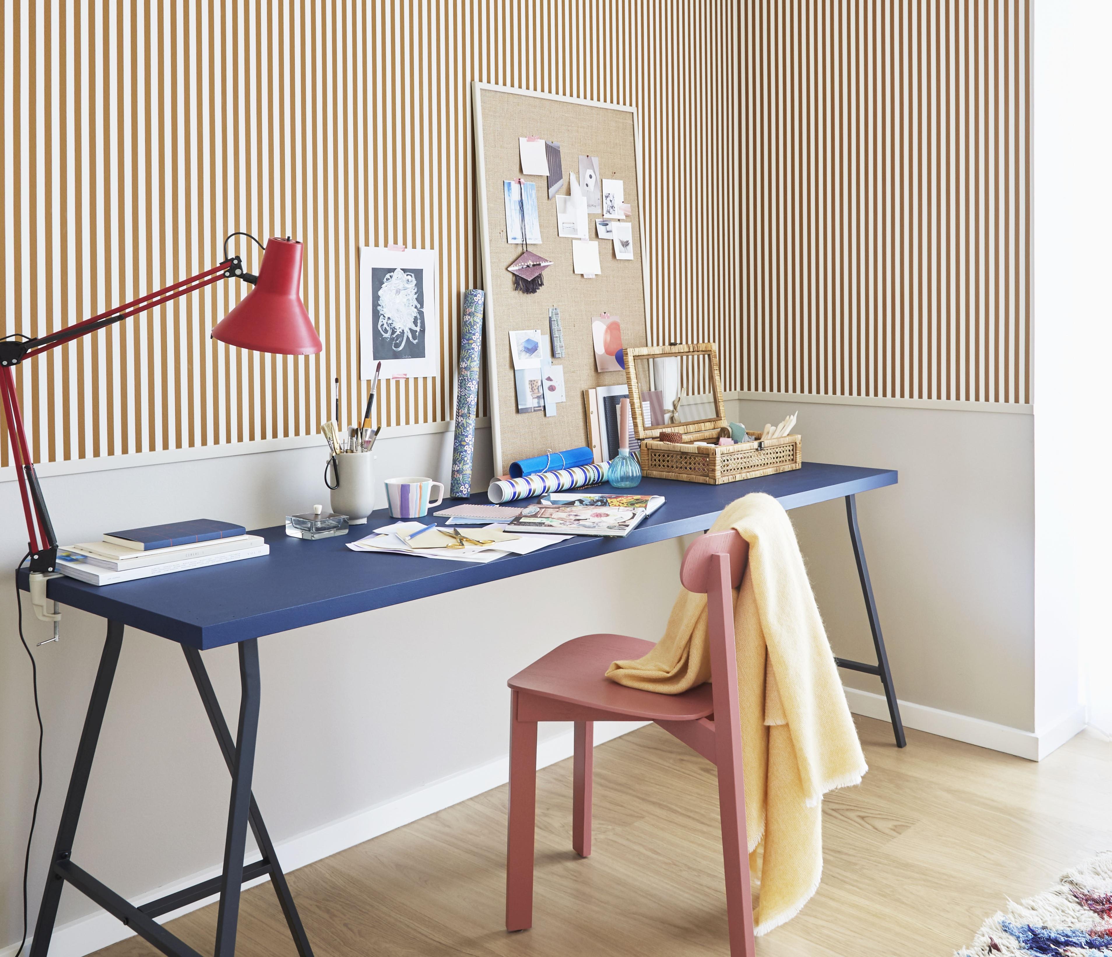 "Hô biến" không gian trống trải thành góc làm việc tại gia đầy cảm hứng