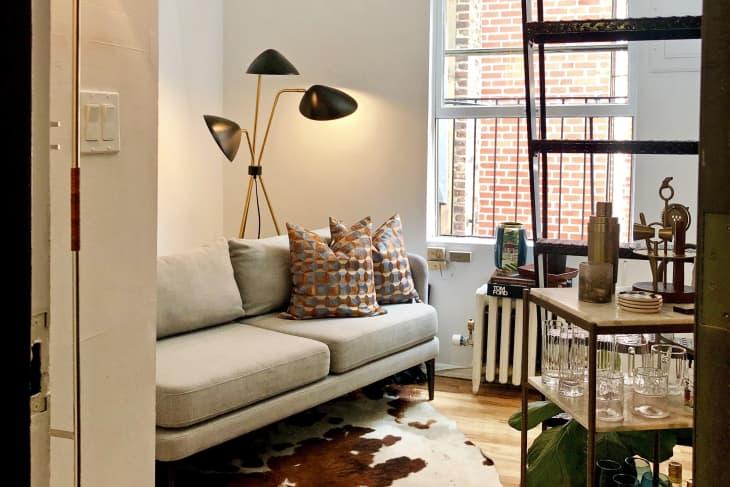 Căn hộ siêu nhỏ chỉ 13m² nhưng vô cùng ấm cúng của cô nàng y tá độc thân