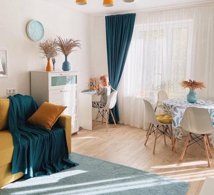 Bà mẹ trẻ tự tay cải tạo căn hộ nhỏ nhưng xinh lung linh và rực rỡ sắc màu