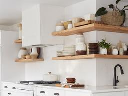 9 ý tưởng thiết kế kệ phòng bếp nhỏ sáng tạo, gọn xinh, bắt mắt