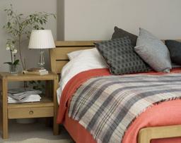 Trang trí phòng ngủ bằng gam màu xám: Đơn giản nhưng không kém phần sang trọng