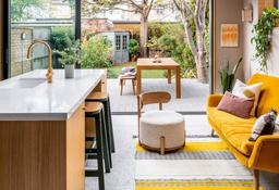 Phòng ăn kiêm góc thư giãn mở ngập tràn cảm hứng của cặp vợ chồng ưa bình yên