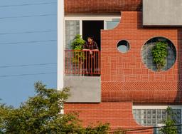 Ngôi nhà với mặt tiền bằng gạch đất nung, tọa lạc trên "đảo VIP" Hòa Xuân, Đà Nẵng