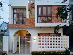 A-House, ngôi nhà phố Quảng Ngãi dùng chính gạch mộc để tạo điểm nhấn cá nhân ấn tượng