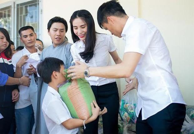 Thủy Tiên đáp trả "đanh thép" khi bị chỉ trích không giúp đỡ miền Trung