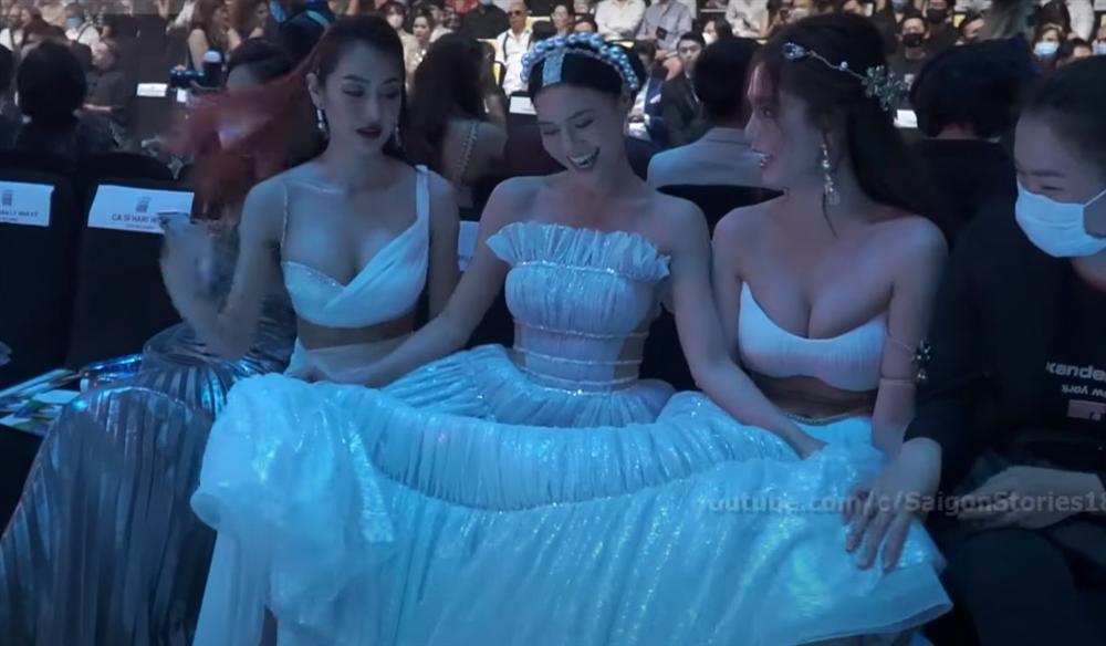 Ninh Dương Lan Ngọc bị tố không chào đàn chị Thủy Tiên dù từng làm việc