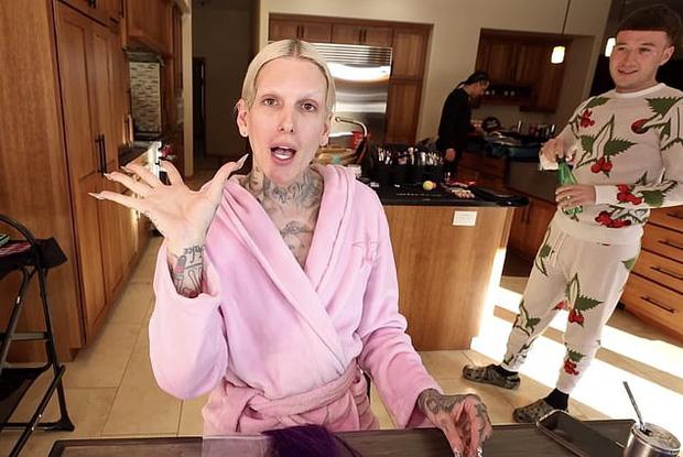 "Ông hoàng makeup" Jeffree Star lên tiếng về tin đồn ngoại tình với Kanye West