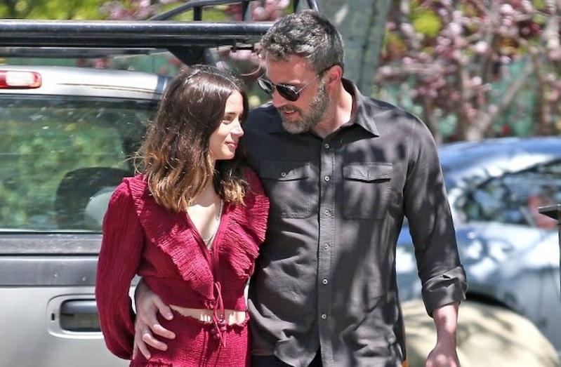 Tài tử Ben Affleck chia tay bạn gái kém 16 tuổi sau gần 1 năm yêu nhau