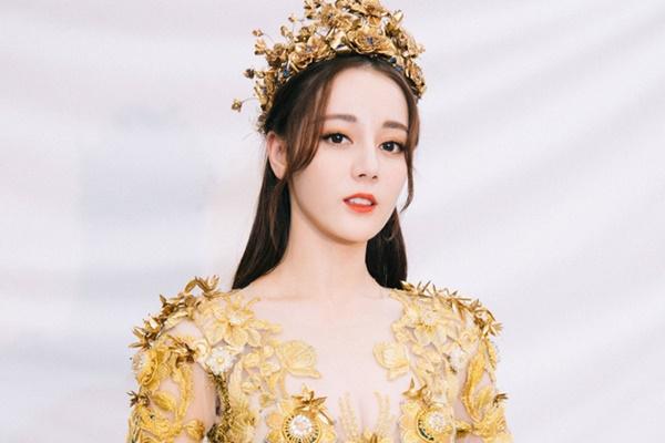 Địch Lệ Nhiệt Ba: Mỹ nhân Tân Cương một bước thành sao vì quá đẹp