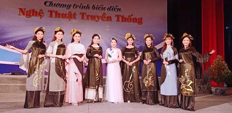 Nghi vấn mẫu áo dài trình diễn đêm chung kết HHVN 2020 đạo ý tưởng thiết kế