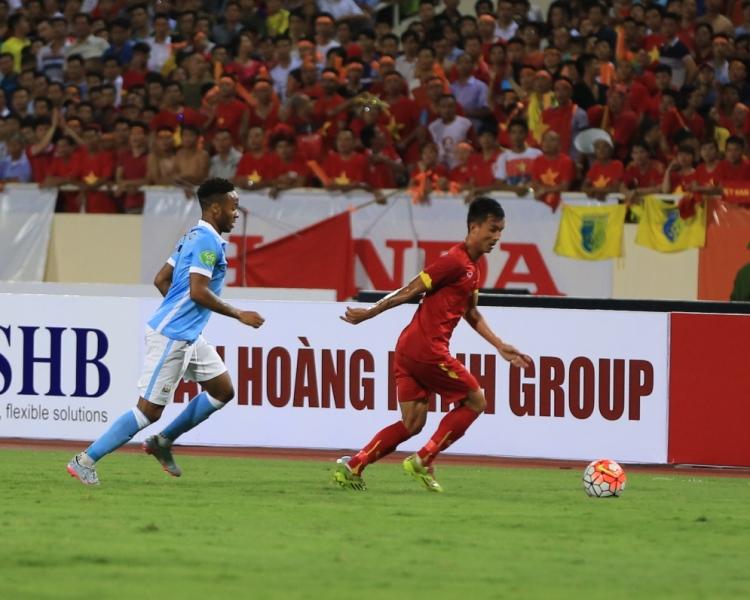 Bộ đôi hậu vệ Việt Nam từng đối đầu Raheem Sterling nhận định về trận quyết đấu Anh và Đức