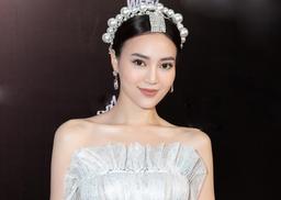Mới dính nghi vấn thái độ với Thủy Tiên, Ninh Dương Lan Ngọc lại bị tố dùng phụ kiện Givenchy fake