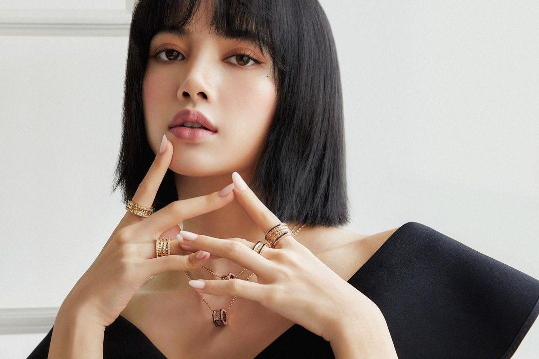Học Lisa và loạt sao Hàn các tips giúp mái tóc dày dặn, quyến rũ hơn