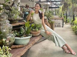 Học Lương Thùy Linh và sao Việt cách phối đồ với sandals quai mảnh đón hè