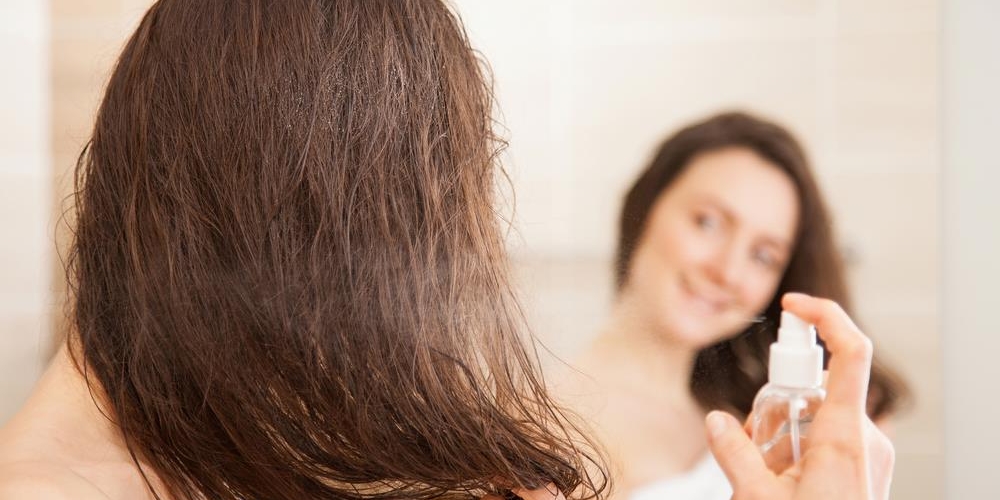 Cách dùng xịt dưỡng tóc Double Rich hiệu quả nhất là dùng sau khi gội đầu.