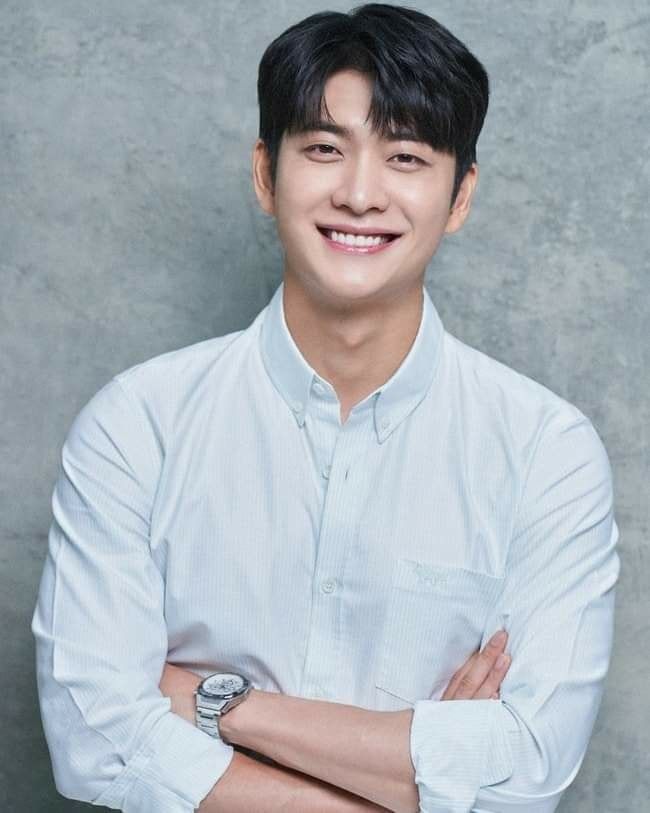 Nam chính phim Nữ luật sư kỳ lạ Woo Young Woo ấn định ngày nhập ngũ vào 20/9 - Ảnh 2