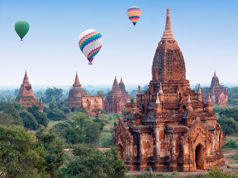 Bagan nổi tiếng với những công trình kiến trúc đền chùa độc đáo.