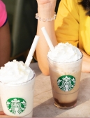 Starbucks nâng size miễn phí cho khách diện áo hồng - vàng, lý do chính đáng để nổi bần bật đây rồi!
