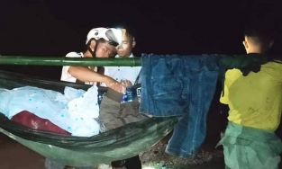 20 trai làng chạy ''marathon với thần chết'' trong đêm tối