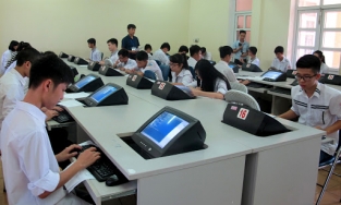 Sẽ sớm tổ chức thi tốt nghiệp THPT trên máy tính