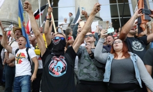 Châu Âu: Nhiều người tham gia phong trào ''chống khẩu trang''