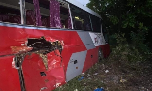 Vụ tàu hỏa đâm xe chở học sinh: Lời kể của nhân chứng