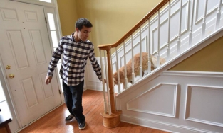 Sau 20 năm, thai nhi thò tay ra khỏi tử cung nắm tay bác sĩ giờ ra sao?