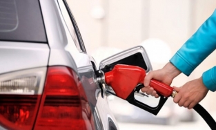 Xăng dầu tăng giá trở lại
