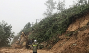 Sạt lở Rào Trăng 3: Còn 3km nữa sẽ thông tuyến đường bộ đến Rào Trăng 3