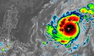 Bão Goni đổi hướng liên tục khi tiến vào Biển Đông