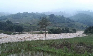 Một nam thanh niên bị lũ cuốn trôi tại Kon Tum