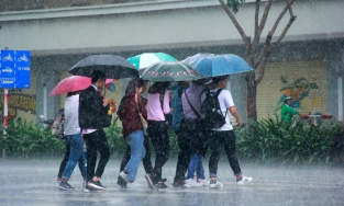 Thời tiết ngày 4/11: Các tỉnh miền Trung có mưa lớn