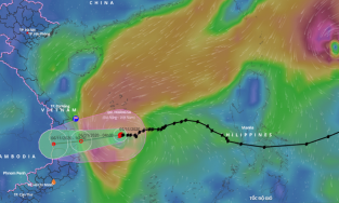 Bão số 10 áp sát bờ biển Phú Yên – Quảng Ngãi
