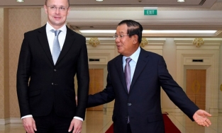 Ngoại trưởng Hungary dương tính với Covid-19 tại Thái Lan