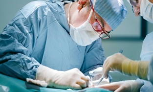 Phát hiện khối u chứa đầy tóc trong buồng trứng người phụ nữ