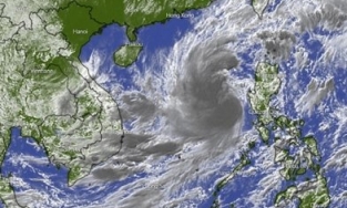 Sẵn sàng sơ tán 28.285 người ở miền Trung để tránh bão số 10