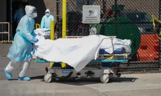 Số người chết vì Covid-19 trên thế giới chạm mốc cao chưa từng thấy