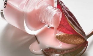 Squalane có khả năng dưỡng ẩm tốt hơn acid hyaluronic không?