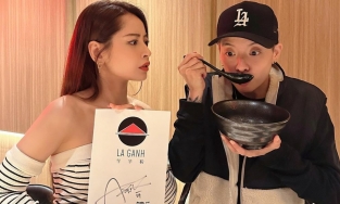 Dàn sao tới ủng hộ quán phở của Chi Pu: Amber 'hí hửng' vì được ăn phở suốt đời