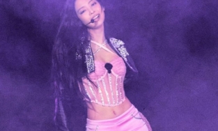 Trang phục biểu diễn siêu ngắn của BlackPink