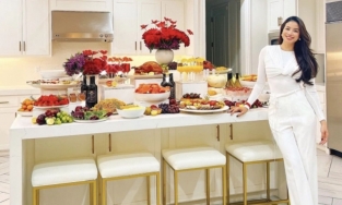 Phạm Hương khoe sương sương bàn tiệc Lễ Tạ ơn, khéo flex cuộc sống 'chanh xả' tại Mỹ