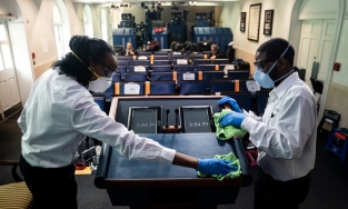 Nhân viên Nhà Trắng đứng trước nguy cơ bị lây nhiễm Covid-19 diện rộng