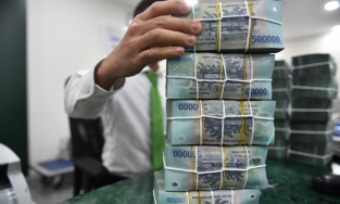 Lãi suất xuống thấp nhất từ đầu năm: Nên gửi tiền vào ngân hàng nào?