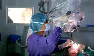 Bệnh nhân hát 'Quảng bình quê ta ơi' trong lúc đang mổ u não