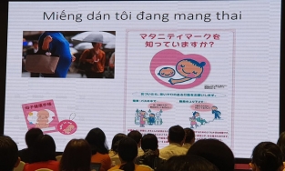 Việt Nam sẽ triển khai dán tem 'Tôi đang mang thai' cho bà bầu khi ra đường